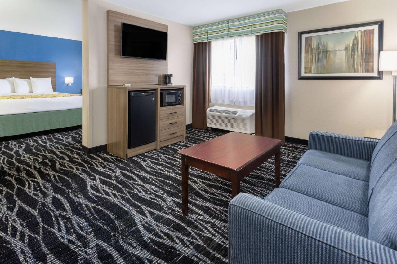 Baymont By Wyndham Saraland Hotel Buitenkant foto